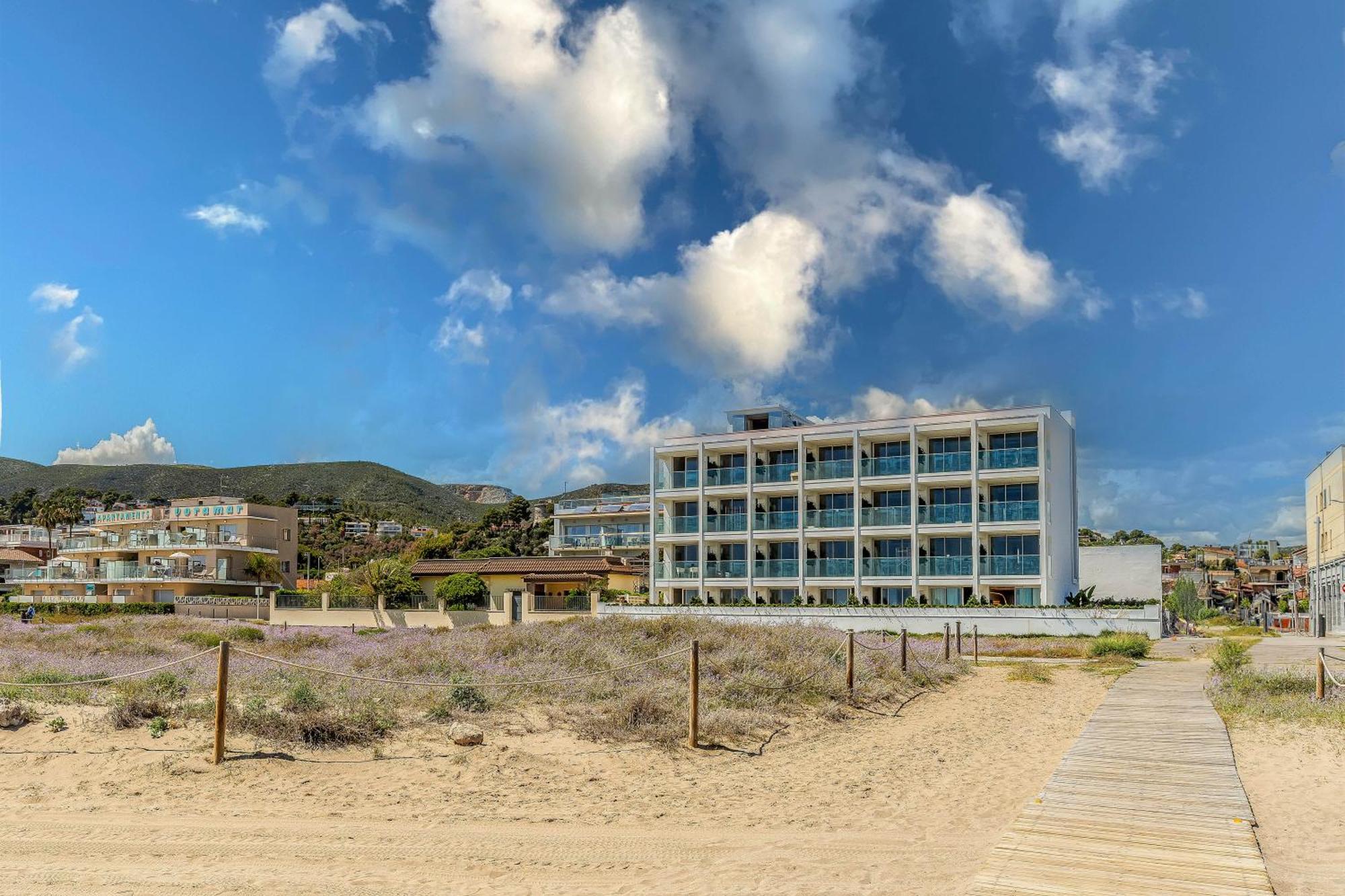 Apartamentos Azul Castelldefels Luaran gambar