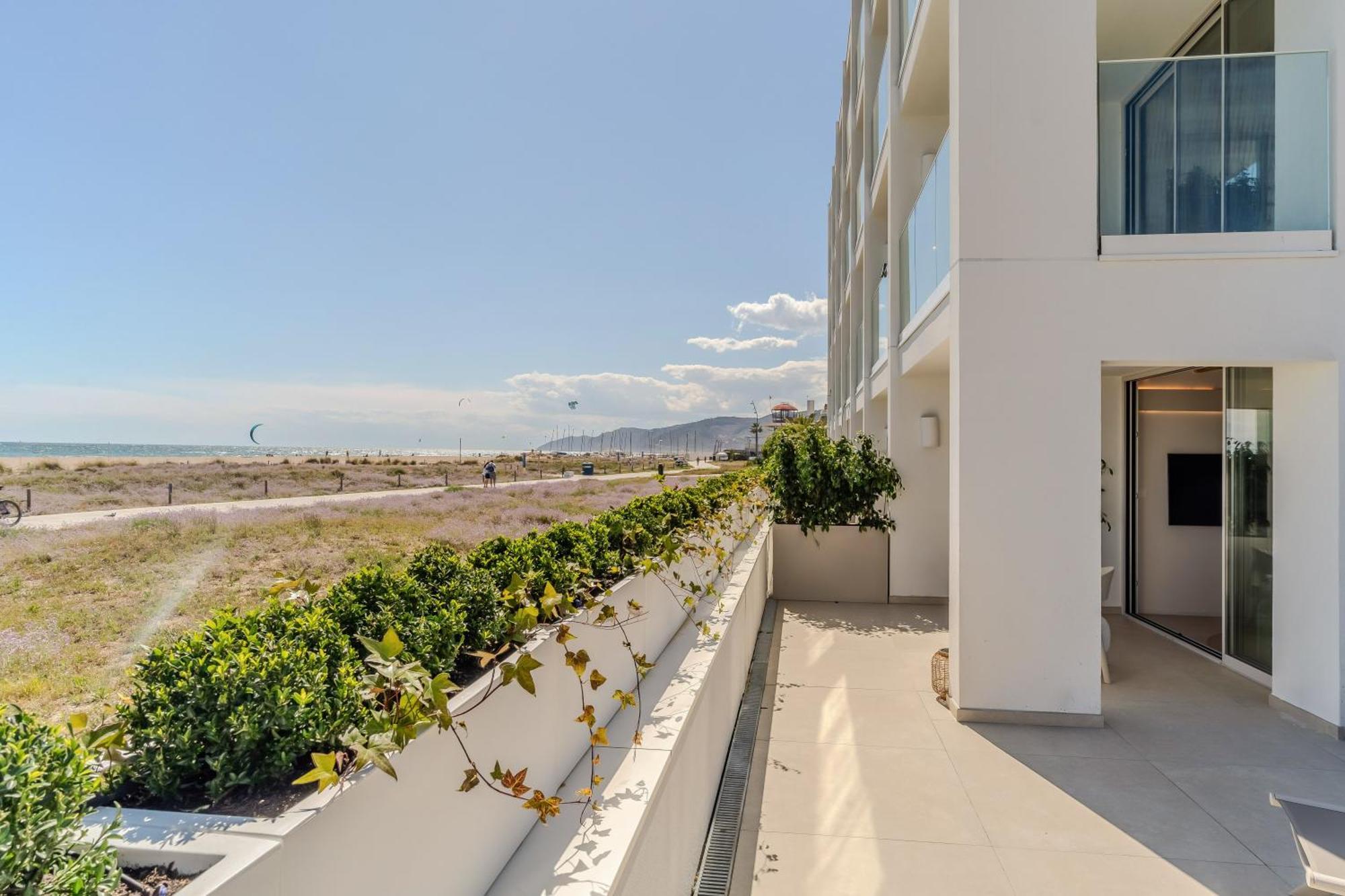 Apartamentos Azul Castelldefels Luaran gambar