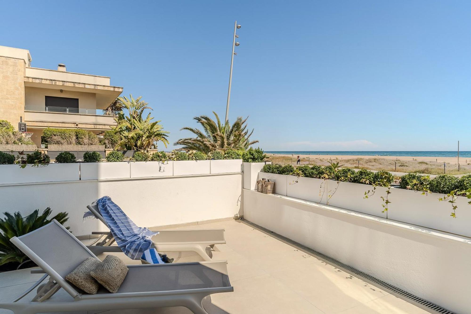 Apartamentos Azul Castelldefels Luaran gambar