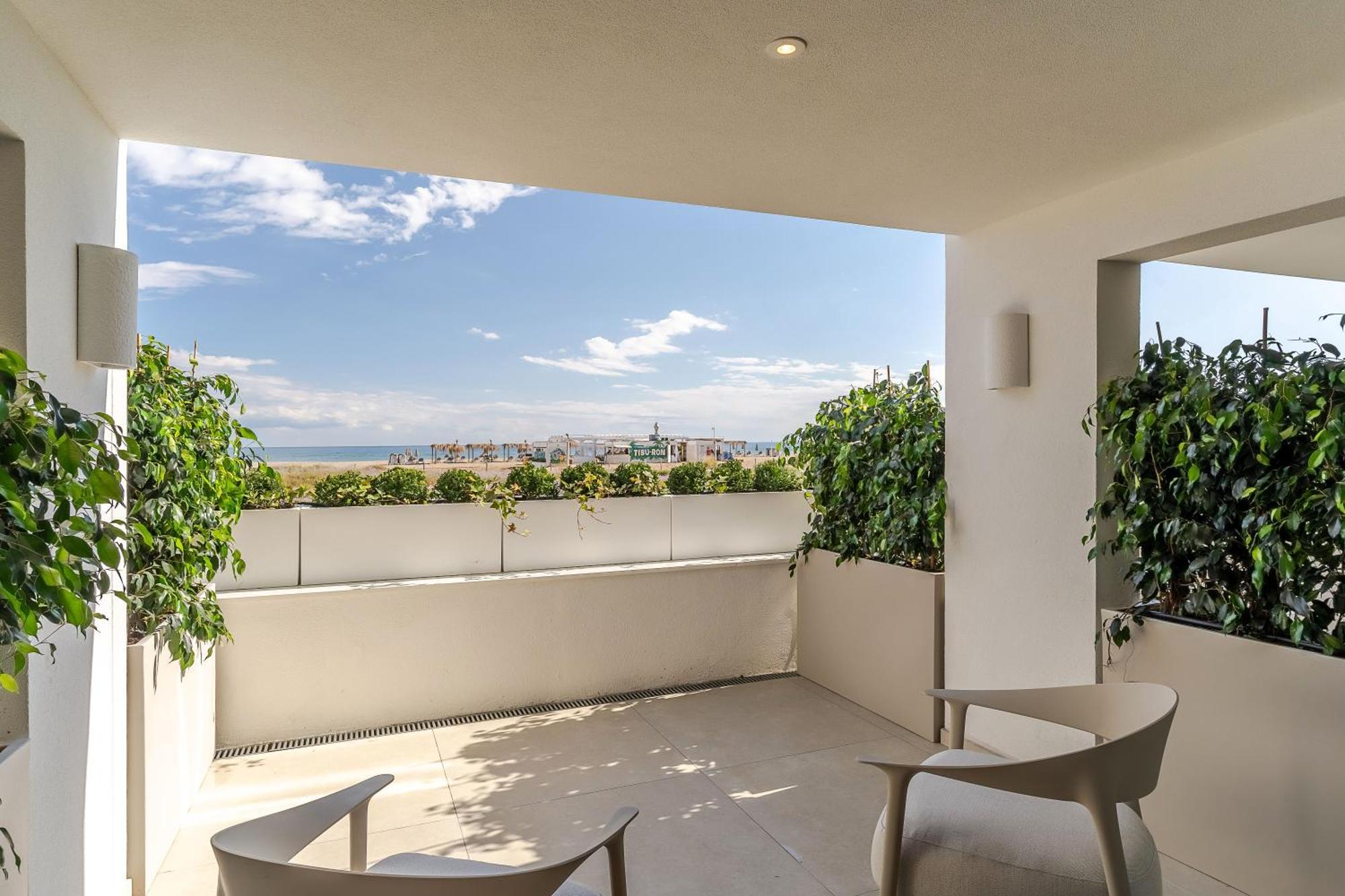 Apartamentos Azul Castelldefels Luaran gambar