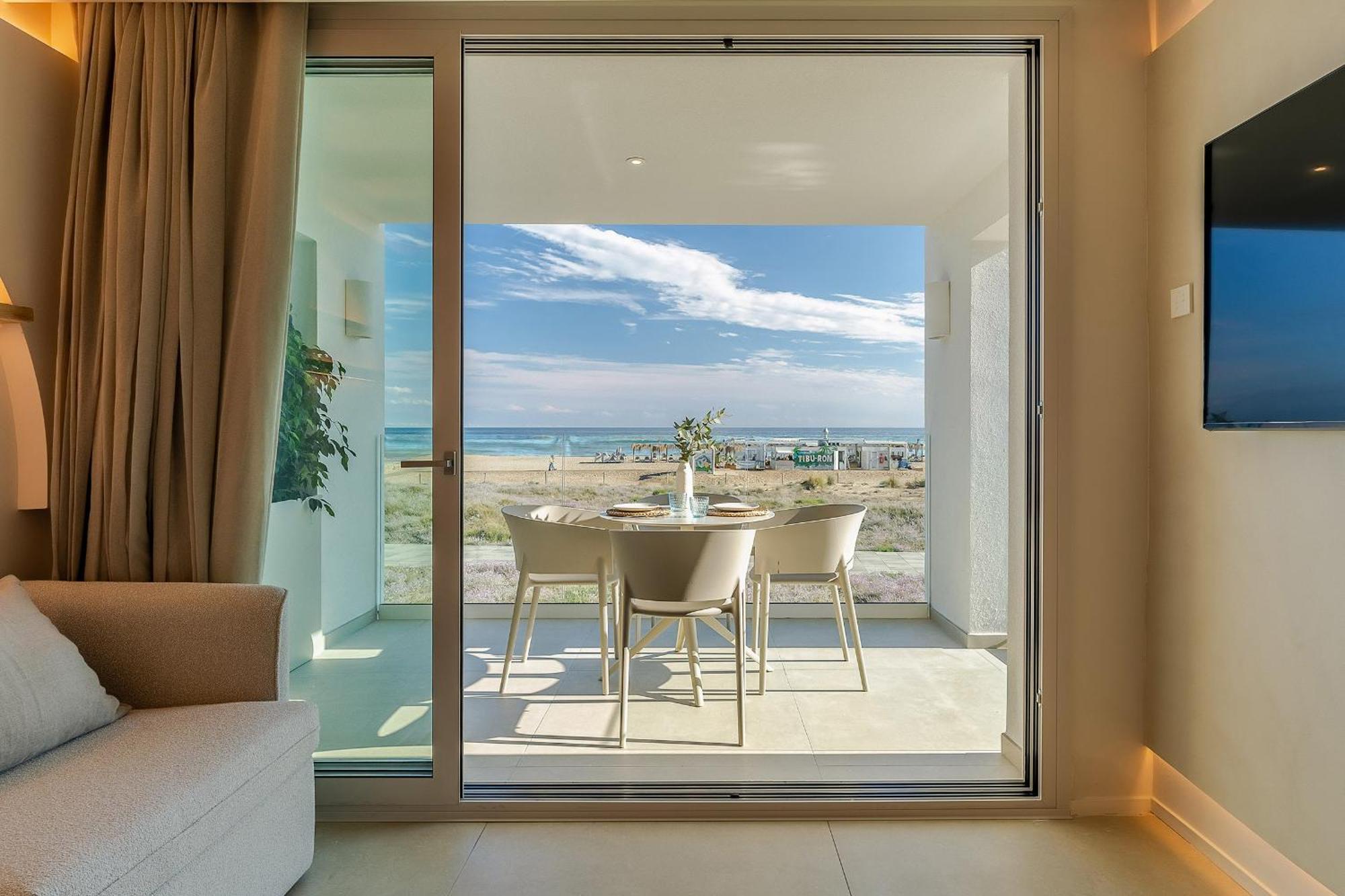 Apartamentos Azul Castelldefels Luaran gambar